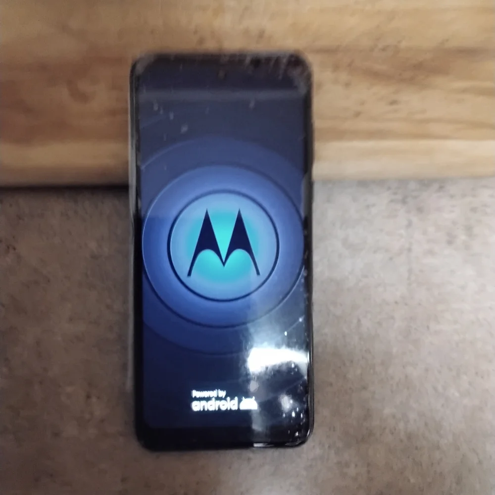 FREE SERVICE FOR LIFE MOTOROLA IPHONE, BRAND NEW.